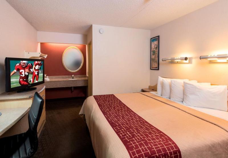 Red Roof Inn Cleveland - Уэстлейк Экстерьер фото